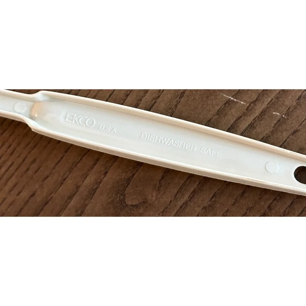 VTG Ekco Nylon Plastic Almond Beige Slot Spaghetti Server Spoon USA‎ NOS